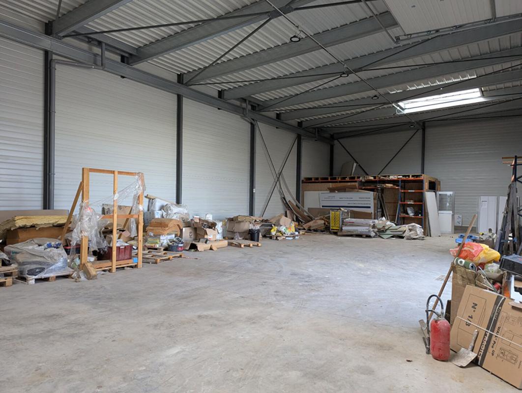 CREIL 60100 CREIL - Entrepôt d'activité avec bureau et parkings 3