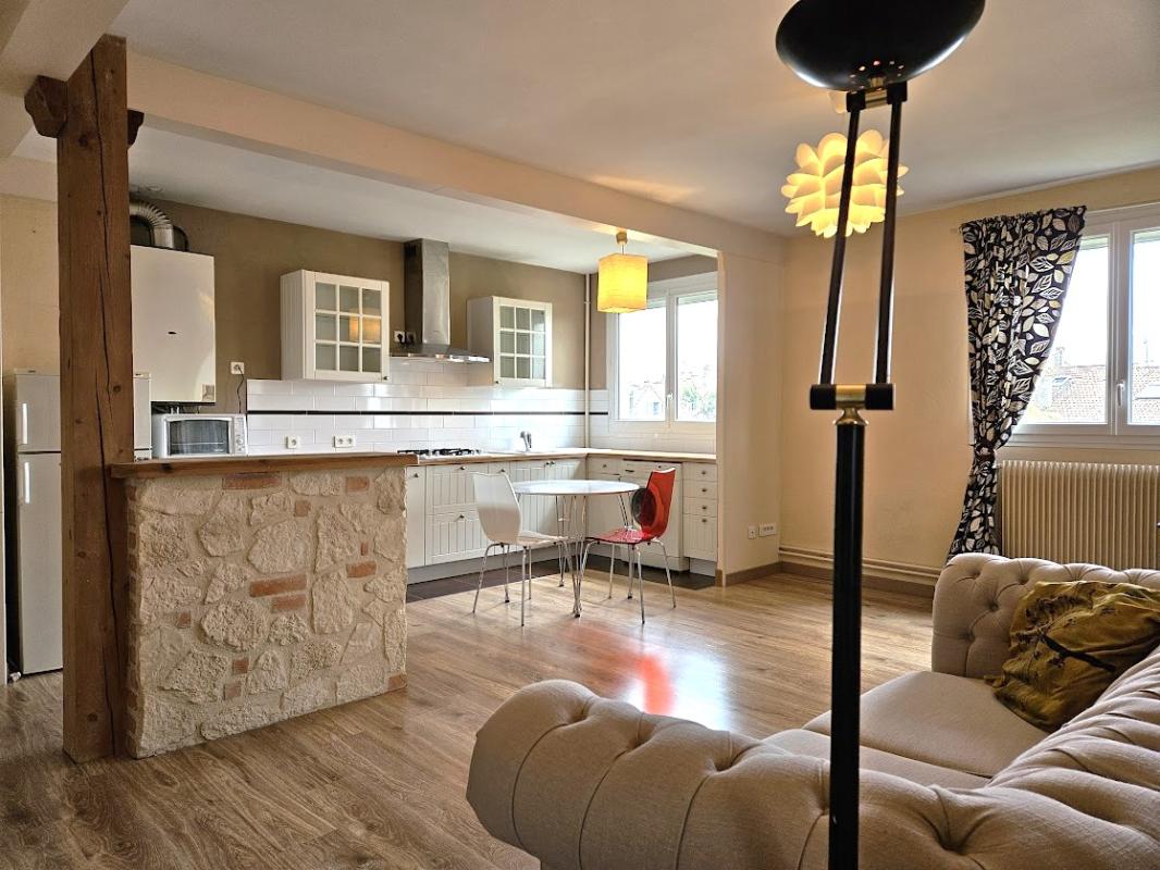 AGEN T2  lumineux avec balcon 50 m² -Dernier étage - Centre-ville d'Agen 4