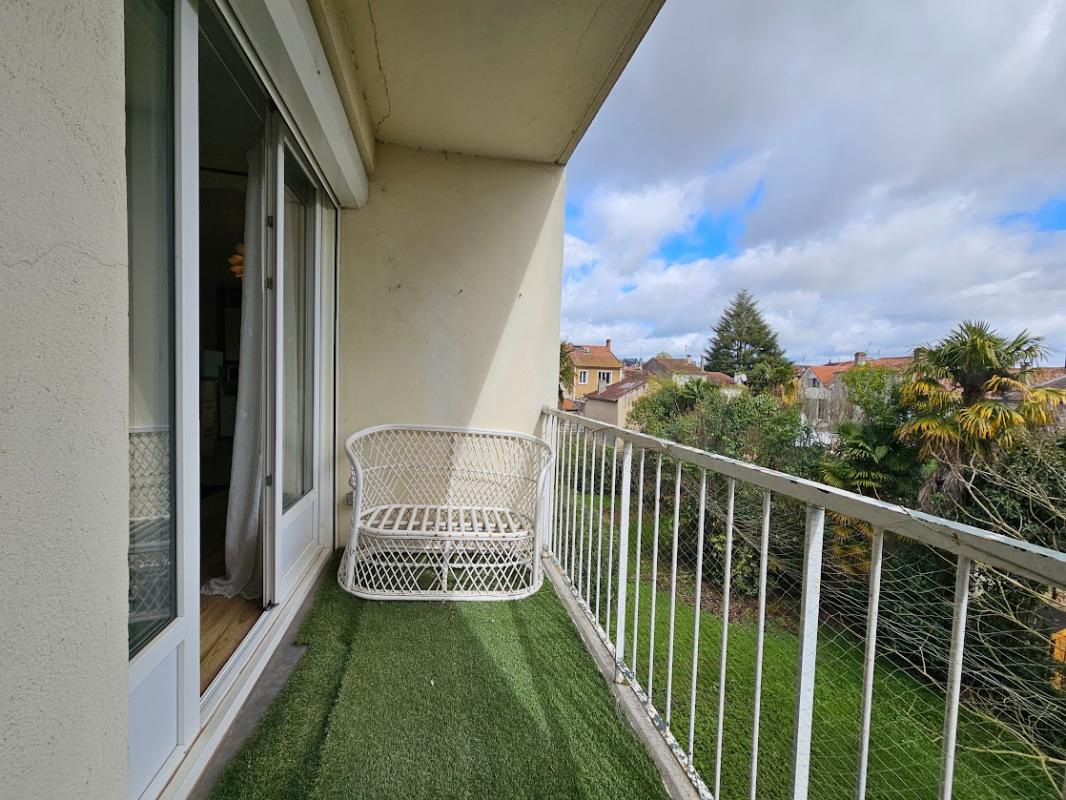AGEN T2  lumineux avec balcon 50 m² -Dernier étage - Centre-ville d'Agen 7