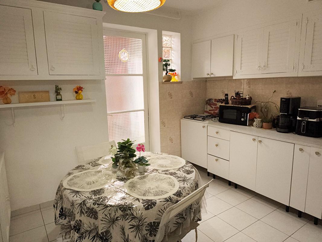 BEDARRIDES Bedarrides: au calme et proche du centre 6