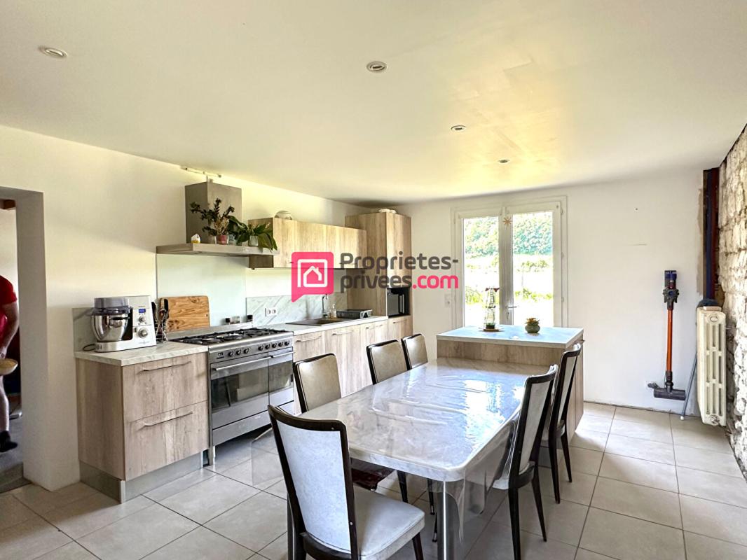 CHINON Maison ancienne Chinon 12 pièce(s) 275m2 avec 3 gîtes et terrain 2,5ha 4