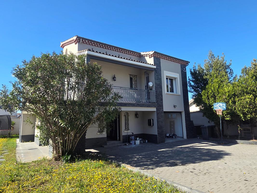 MONTELIMAR Maison Montélimar 7 pièces 181 m2 2