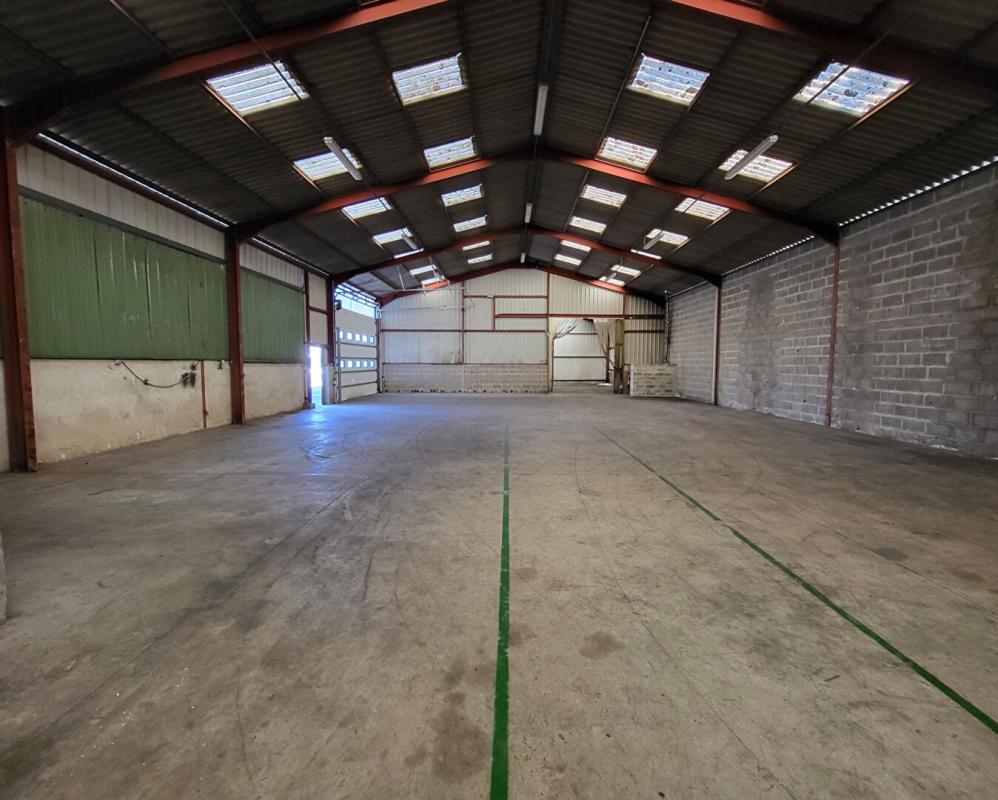 LE MANS CHAMPAGNÉ  Zone Artisanale - Entrepôt, local industriel Proche autoroute 1