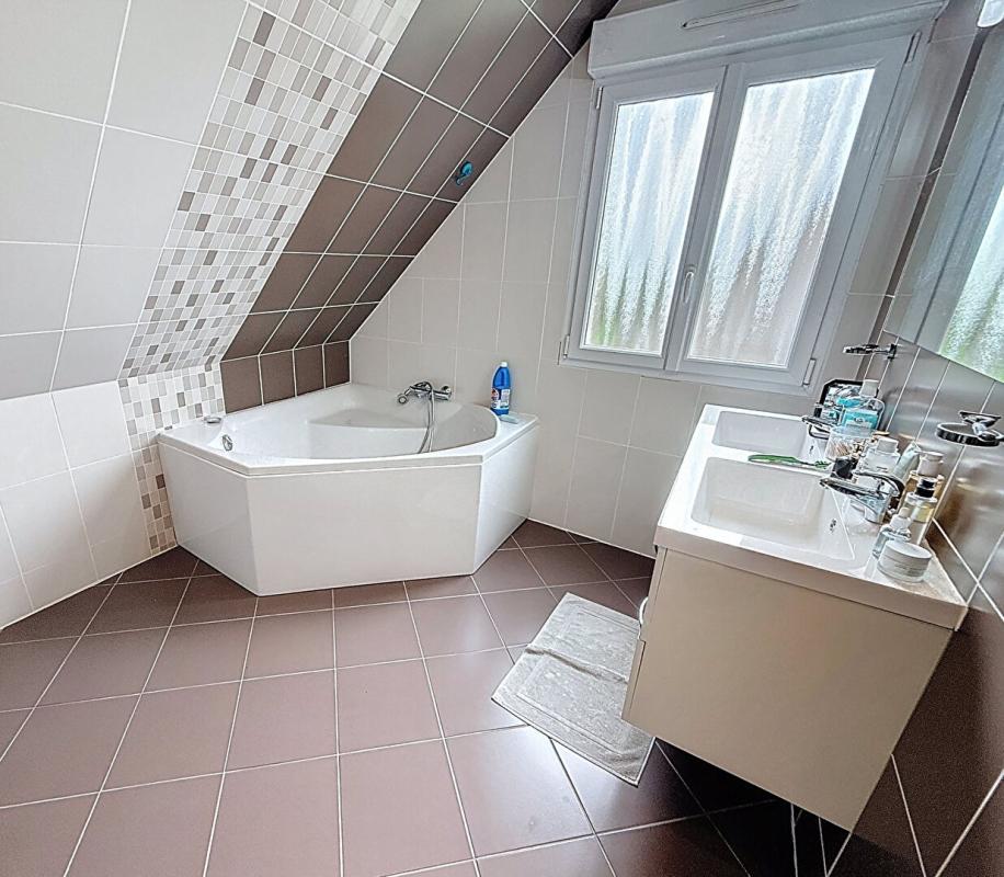 LOON-PLAGE Maison individuelle semi plain pieds Loon Plage 5 pièce(s) 150 m2 10