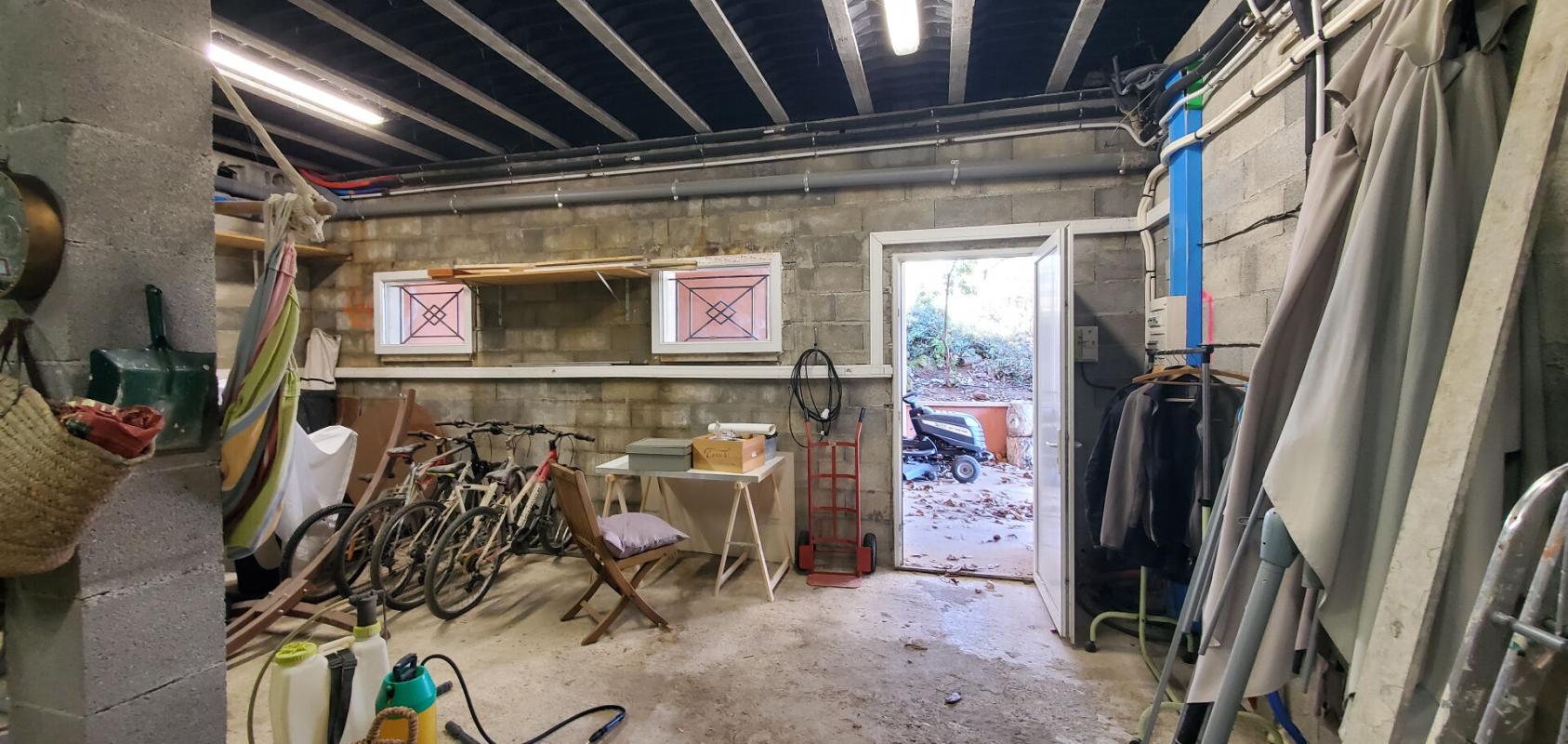 RIBES PROPRIÉTÉ D'EXCEPTION AVEC PISCINES, POOL HOUSE ET DEUX GÎTES INDÉPENDANTS 17