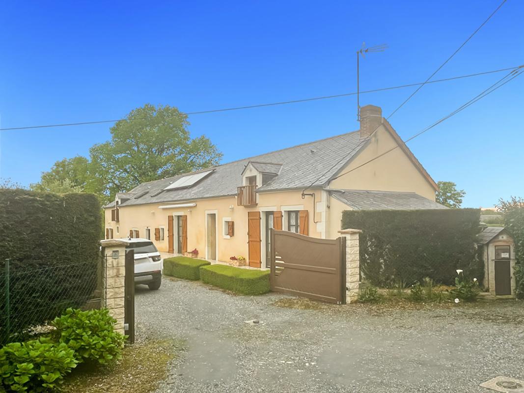 SAINT-CHARTIER Opportunité rare : longère spacieuse au coeur de la campagne berrichonne, à deux pas de La Châtre 1