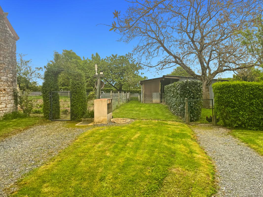 SAINT-CHARTIER Opportunité rare : longère spacieuse au coeur de la campagne berrichonne, à deux pas de La Châtre 6