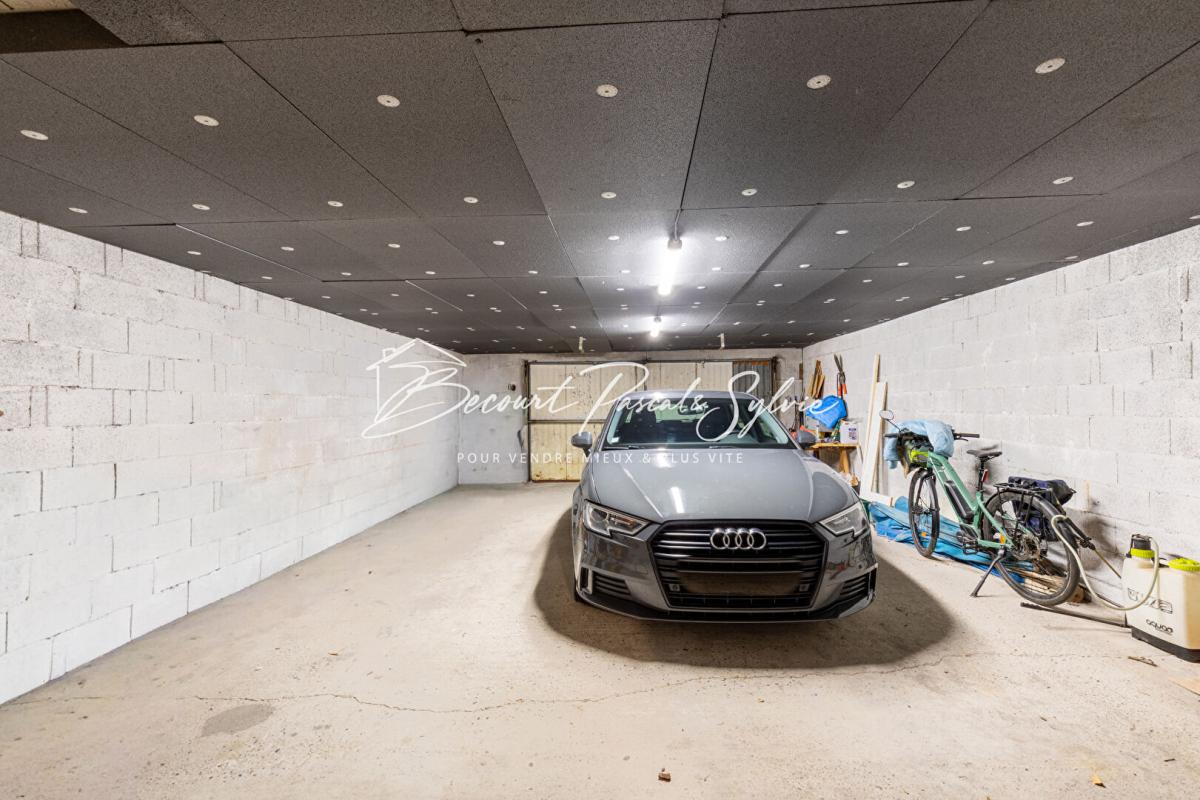 VELLERON Ancienne Bergerie 1800 en pierre avec piscine 15