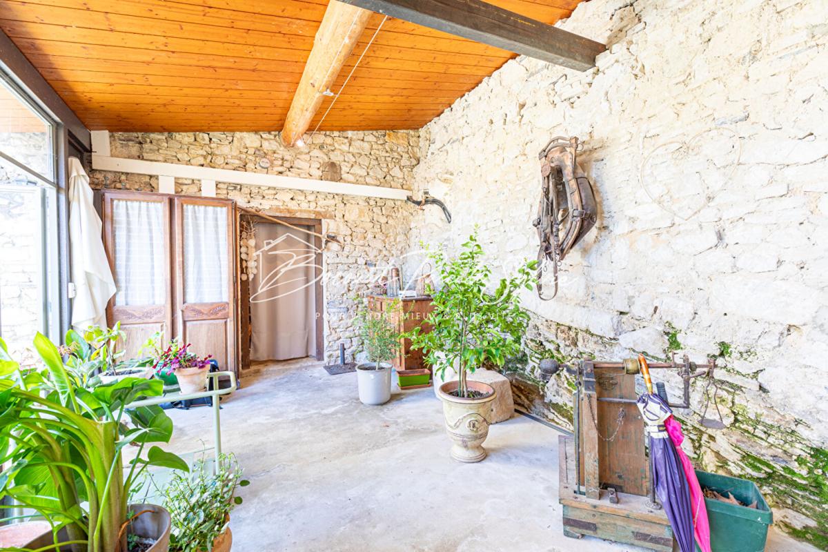 VELLERON Ancienne Bergerie 1800 en pierre avec piscine 16