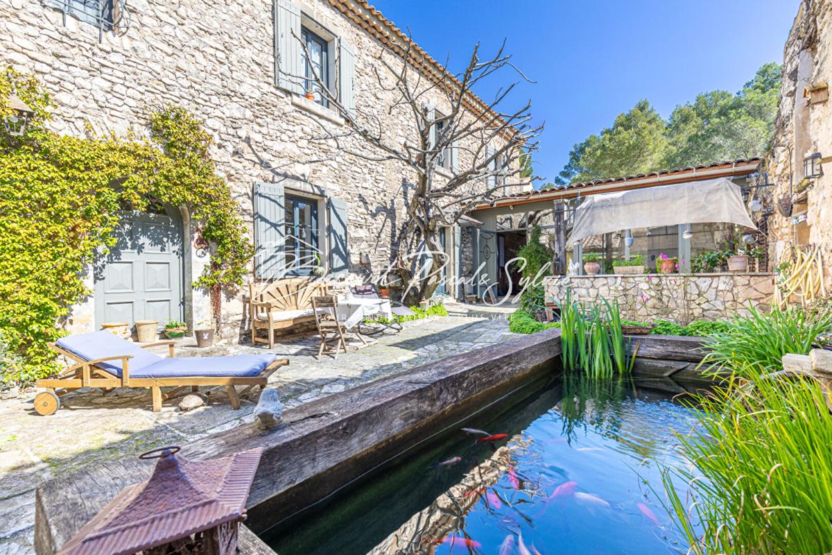 VELLERON Ancienne Bergerie 1800 en pierre avec piscine 17