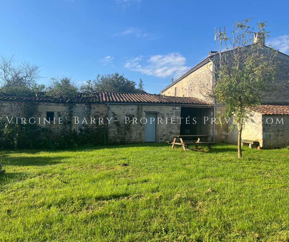 SAINT-AGNANT BELLE PROPRIETE AVEC GITE A 15 MINUTES DE ROCHEFORT 18