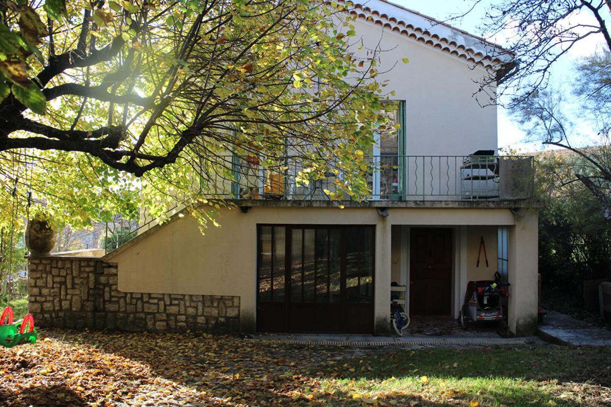 SAINT-ETIENNE-LES-ORGUES Charmante maison individuelle 147 m² avec terrasses, 4 chambres et jardin clôturé de 600 m² 281 000 11