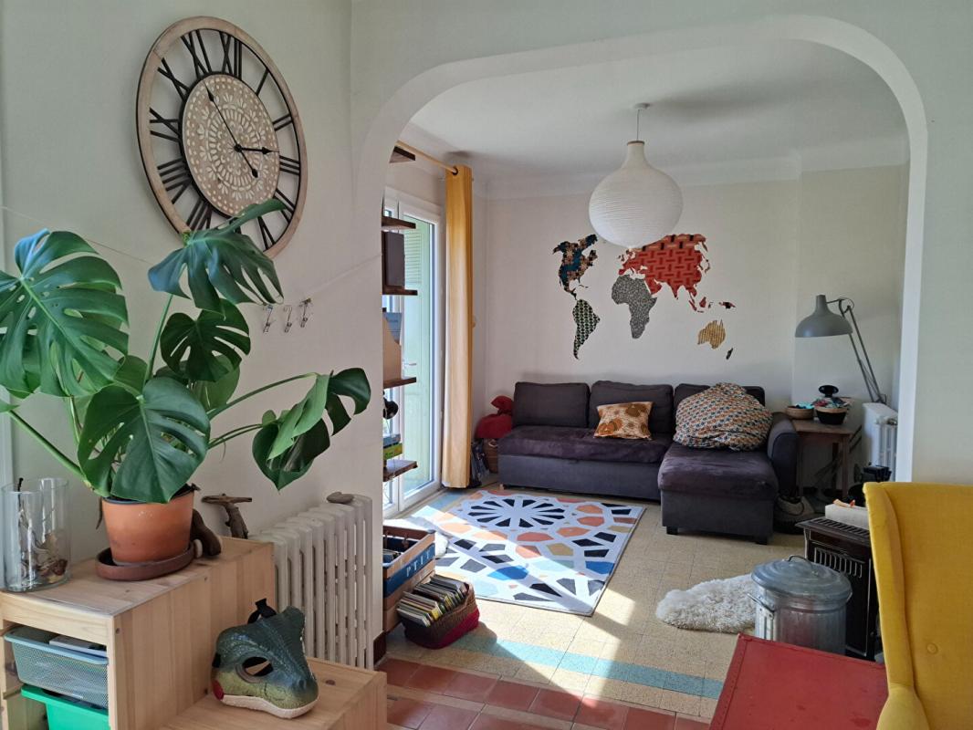 SAINT-ETIENNE-LES-ORGUES Charmante maison individuelle 147 m² avec terrasses, 4 chambres et jardin clôturé de 600 m² 281 000 2