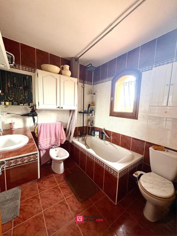 CHATEAU-ARNOUX-SAINT-AUBAN Villa Familiale à Château Arnoux Saint Auban 7 pièce(s) 220 m2 12