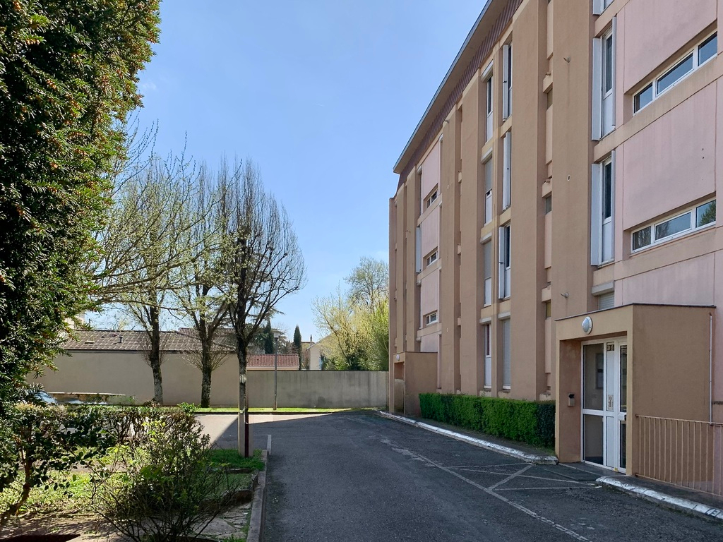 CAHORS Cahors centre - Vente appartement T3, loué, avec cave et place de parking 14