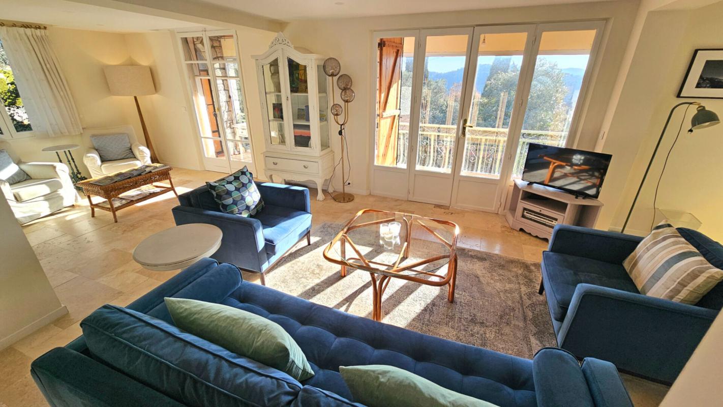 CLAVIERS Belle propriété avec villa rénovée et annexe sur 2000 m2 de terrain 11