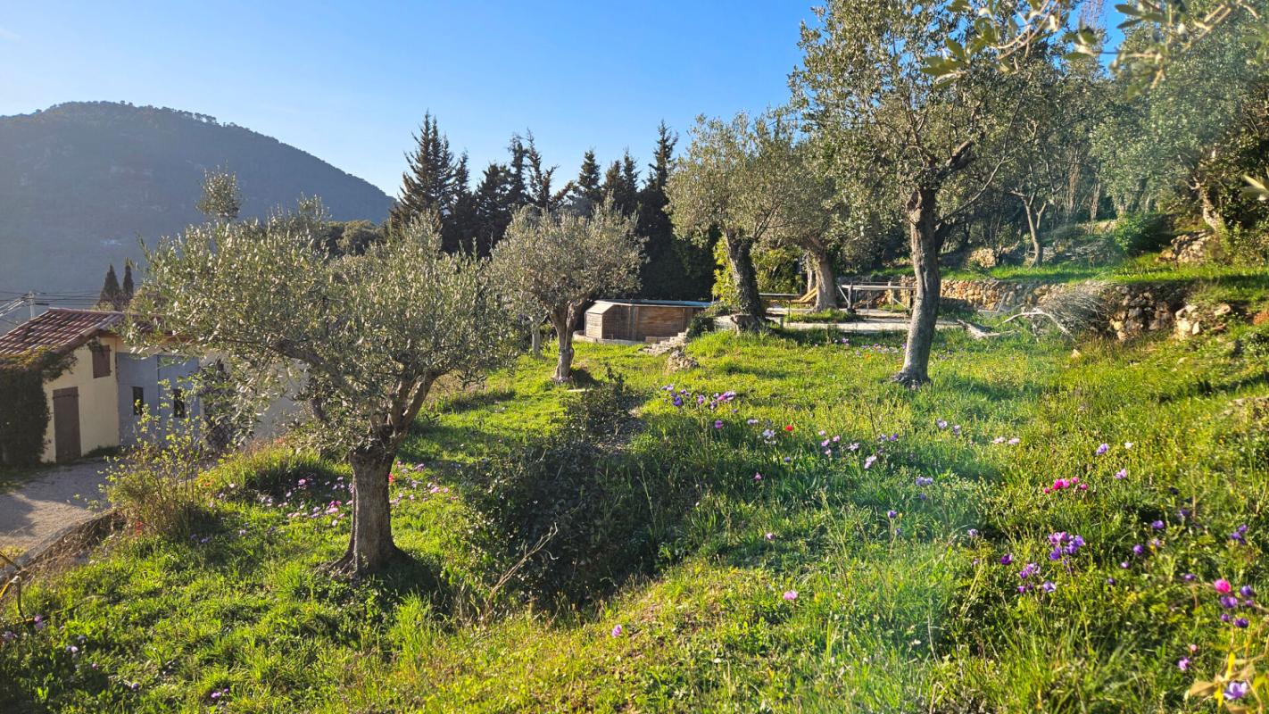 CLAVIERS Belle propriété avec villa rénovée et annexe sur 2000 m2 de terrain 13