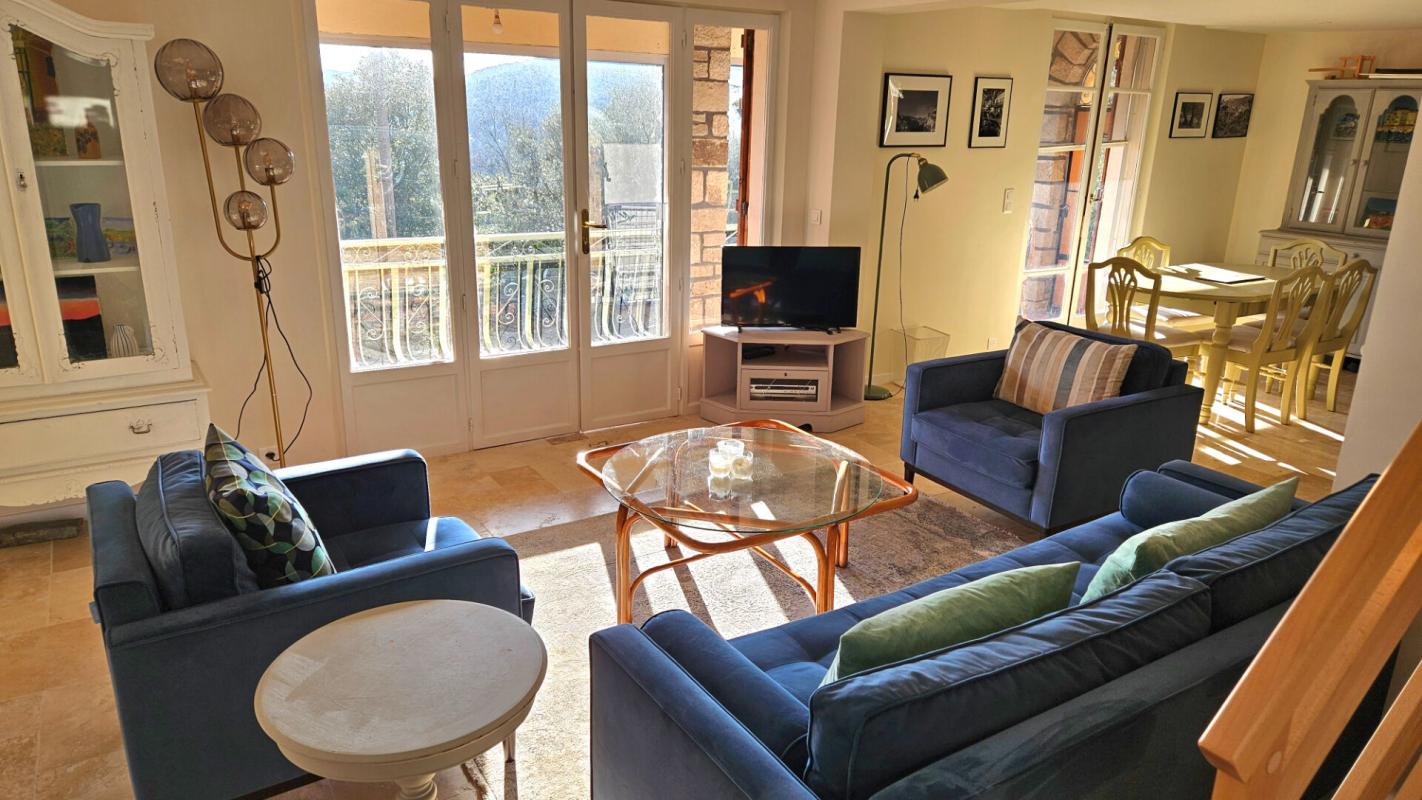 CLAVIERS Belle propriété avec villa rénovée et annexe sur 2000 m2 de terrain 8