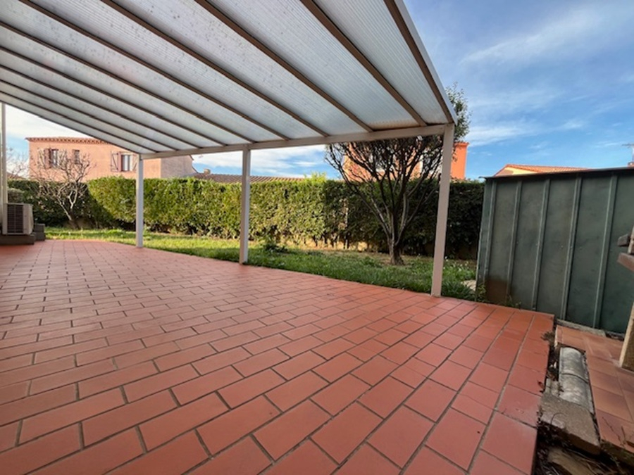 VILLENEUVE-DE-LA-RAHO Charmante maison de 110 m²  en R+1 sur un terrain 3 faces de 430 m² sans vis-à-vis proche du lac 1