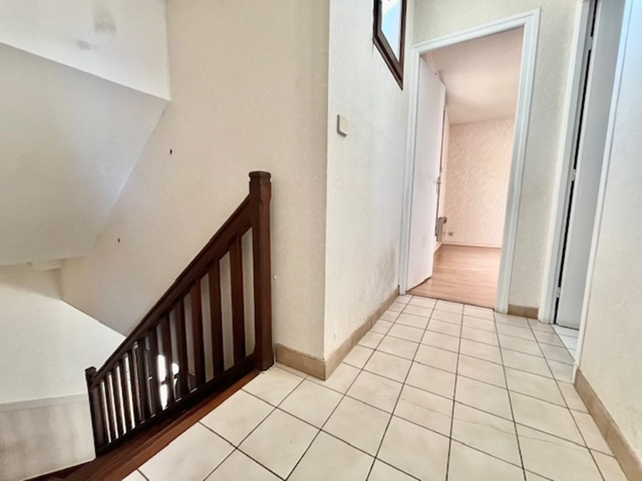 VILLENEUVE-DE-LA-RAHO Charmante maison de 110 m²  en R+1 sur un terrain 3 faces de 430 m² sans vis-à-vis proche du lac 12