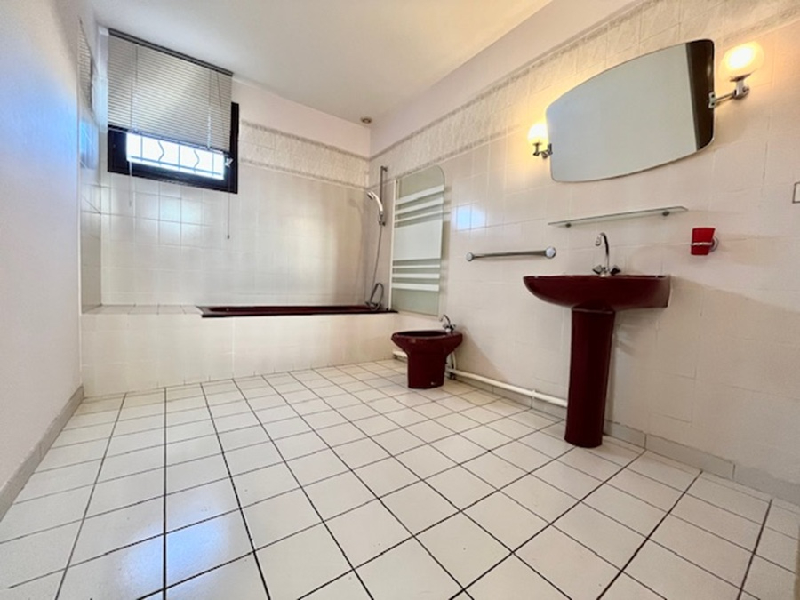 VILLENEUVE-DE-LA-RAHO Charmante maison de 110 m²  en R+1 sur un terrain 3 faces de 430 m² sans vis-à-vis proche du lac 17