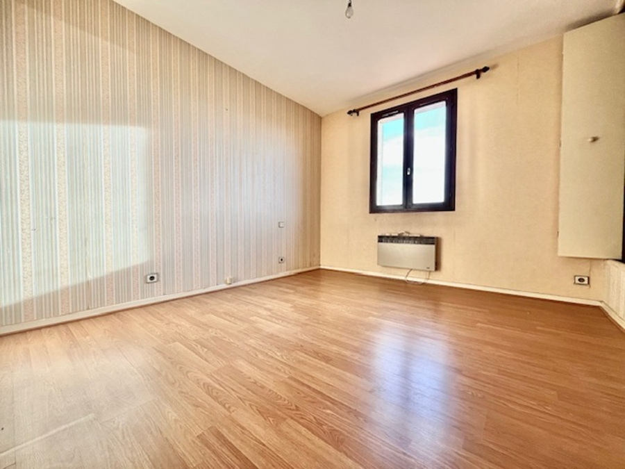 VILLENEUVE-DE-LA-RAHO Charmante maison de 110 m²  en R+1 sur un terrain 3 faces de 430 m² sans vis-à-vis proche du lac 18