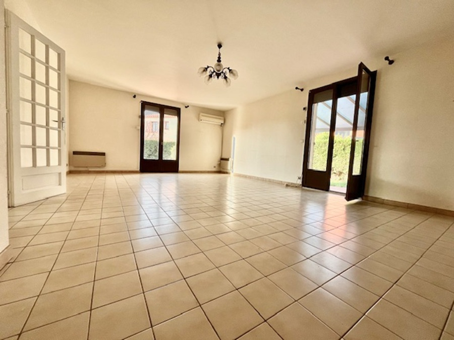 VILLENEUVE-DE-LA-RAHO Charmante maison de 110 m²  en R+1 sur un terrain 3 faces de 430 m² sans vis-à-vis proche du lac 7