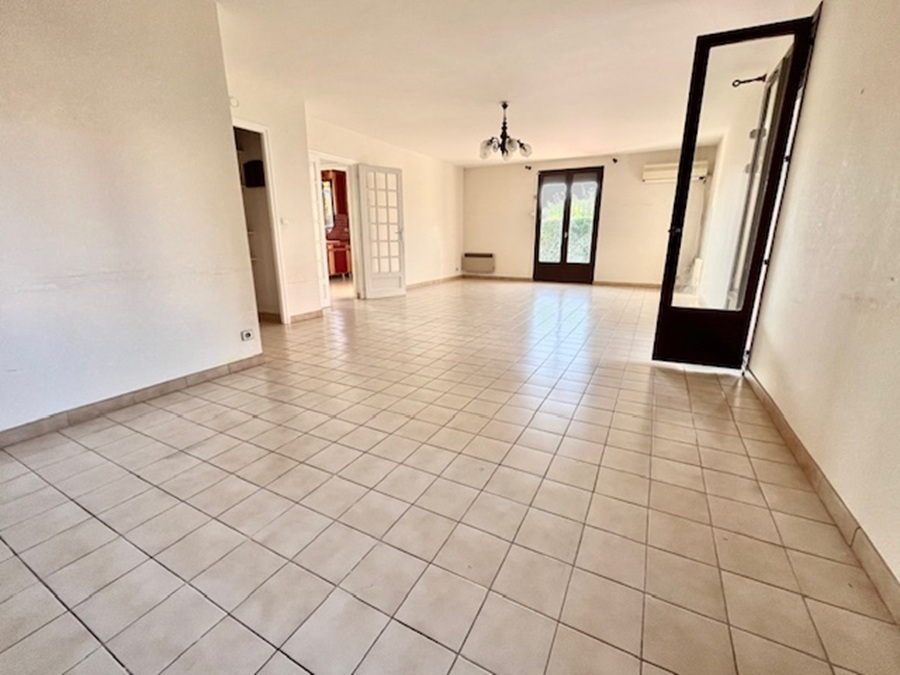 VILLENEUVE-DE-LA-RAHO Charmante maison de 110 m²  en R+1 sur un terrain 3 faces de 430 m² sans vis-à-vis proche du lac 9