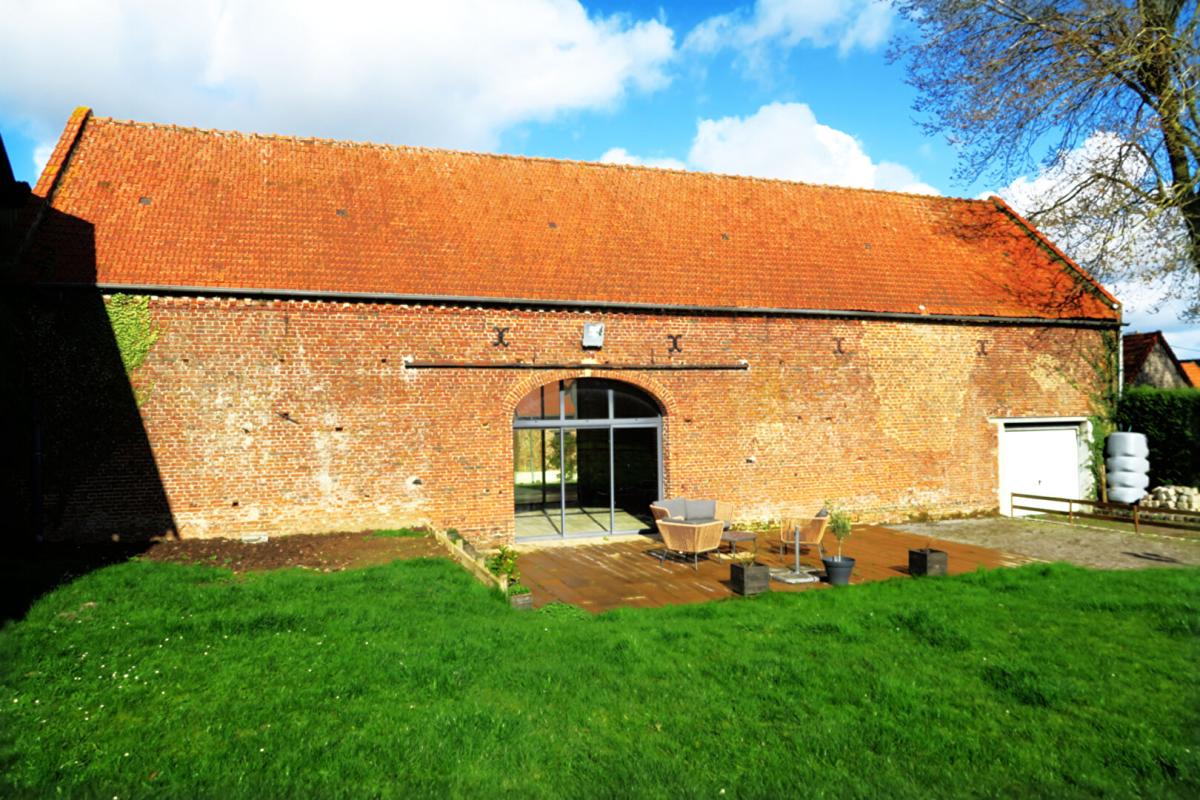 MARQUION Charmante ancienne fermette rénovée bâtie sur 1940m² 1