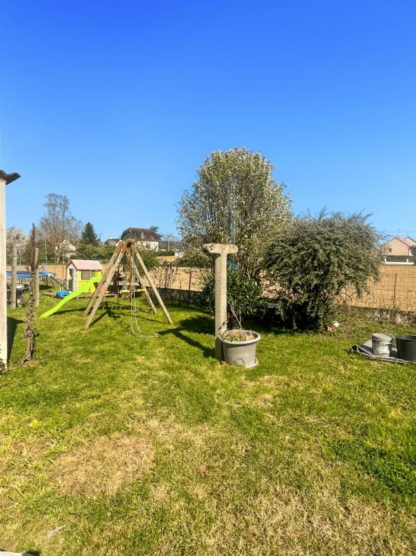 AMBRAULT Charmante maison familiale, 5 chambres,  Terrain clos et arboré de 645 m² 3
