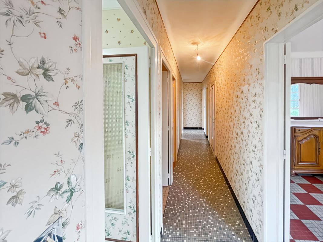 SAINT-AOUT Grande maison familiale avec dépendances et terrain clos. Saint-Aout 8