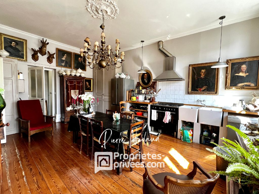 LIBOURNE Appartement Libourne 7 pièces 245.86 m2 et studio indépendant 4