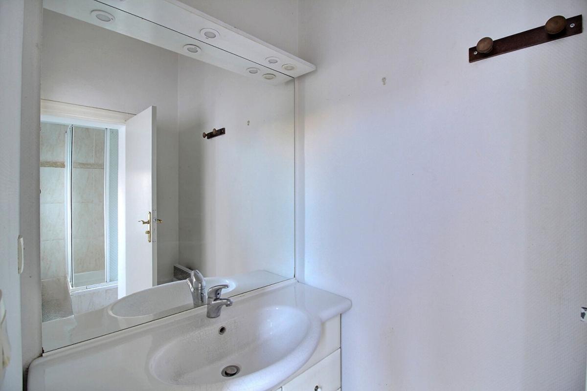 BORDEAUX T2 de 36 M² petite résidence en pierre, calme hyper-centre 6