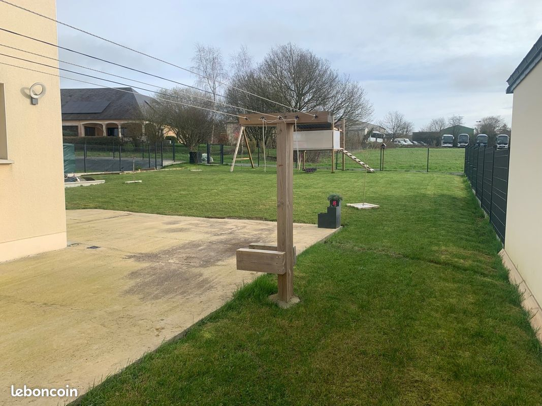 LA BACONNIERE MAISON INDIVIDUEL 292600 DONT 4,5% honoraire inclus à la charge de l'acquéreur soit prix net vendeur 280000. " 5