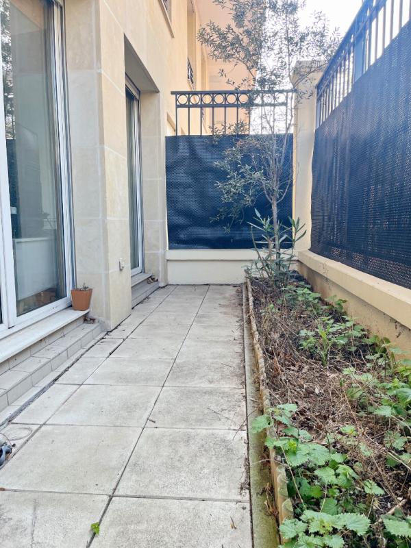 LEVALLOIS-PERRET Studio avec terrasse 2