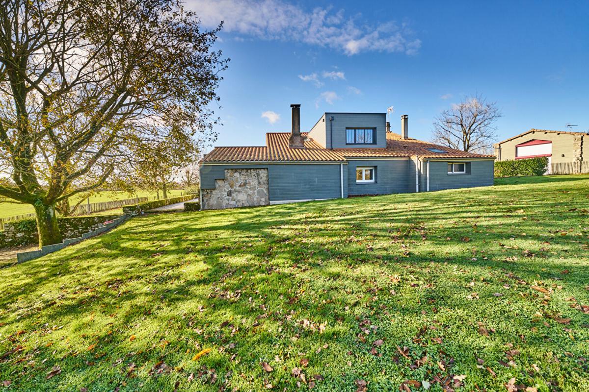 LA VERRIE Maison La Verrie 6 pièces 189 m2 5