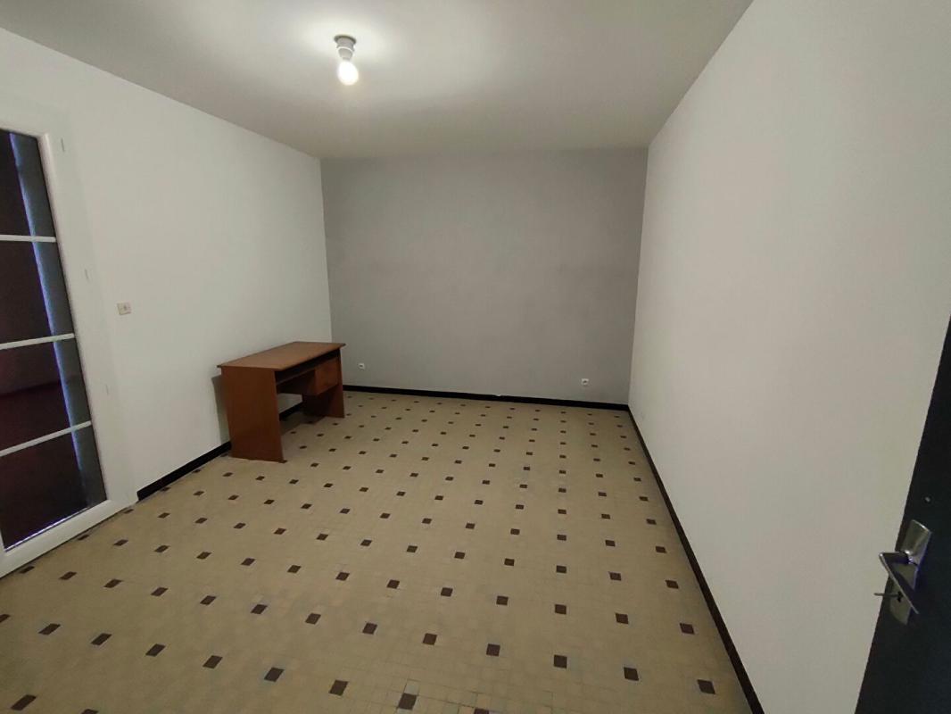 SAINT-MARTIN-DES-TILLEULS Maison Saint Martin des Tilleuls 6 pièces 192 m2 12