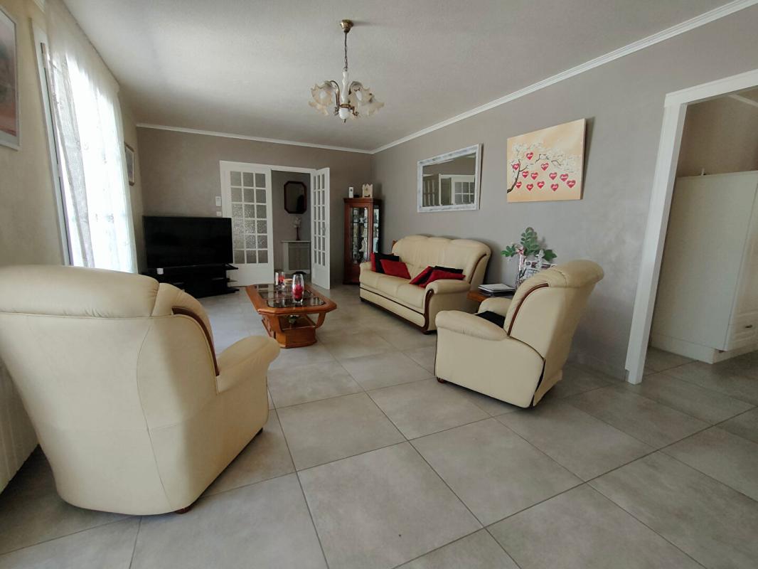 SAINT-MARTIN-DES-TILLEULS Maison Saint Martin des Tilleuls 6 pièces 192 m2 8