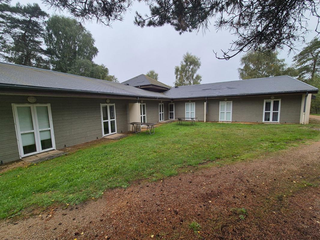 SAINT-YRIEIX-LE-DEJALAT Ensemble immobilier  3700 m² 11