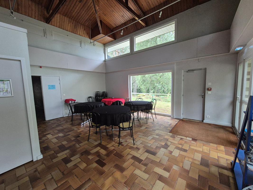 SAINT-YRIEIX-LE-DEJALAT Ensemble immobilier  3700 m² 14