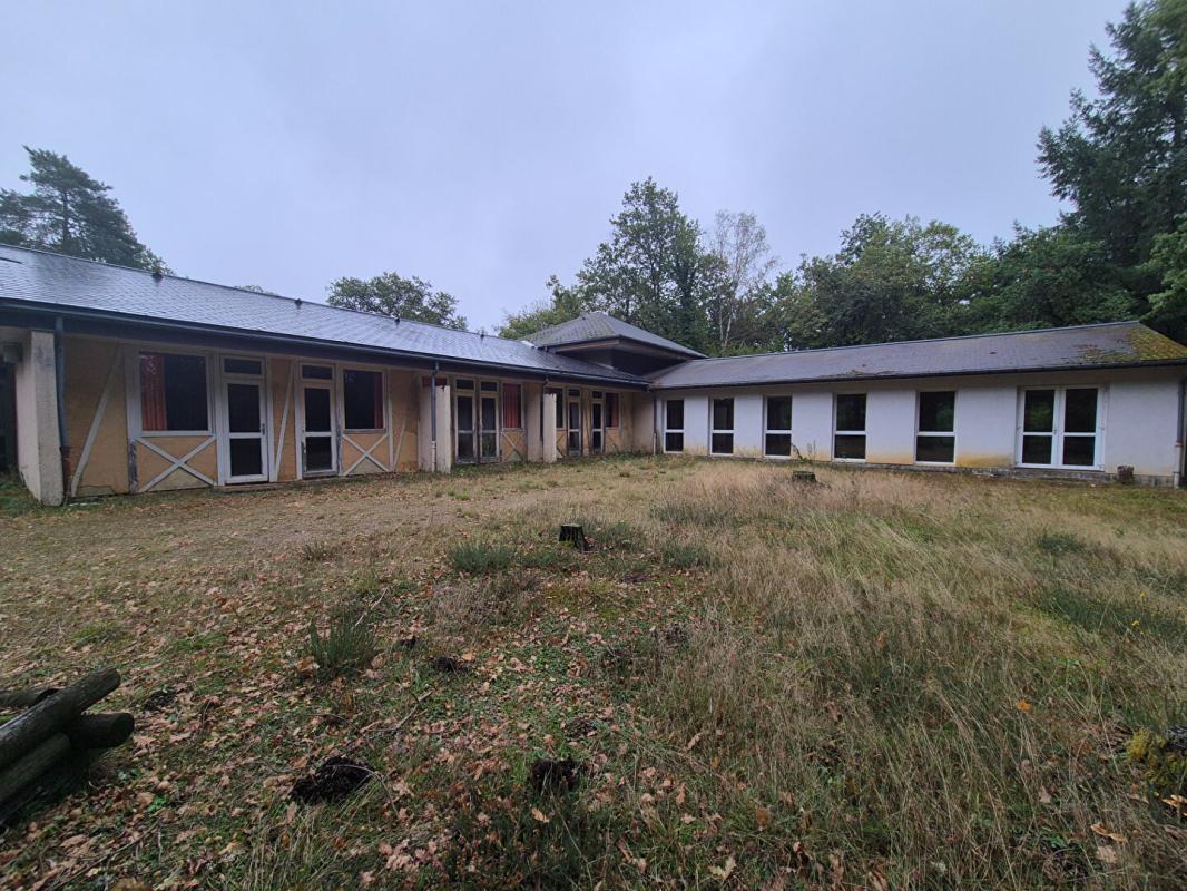 SAINT-YRIEIX-LE-DEJALAT Ensemble immobilier  3700 m² 15