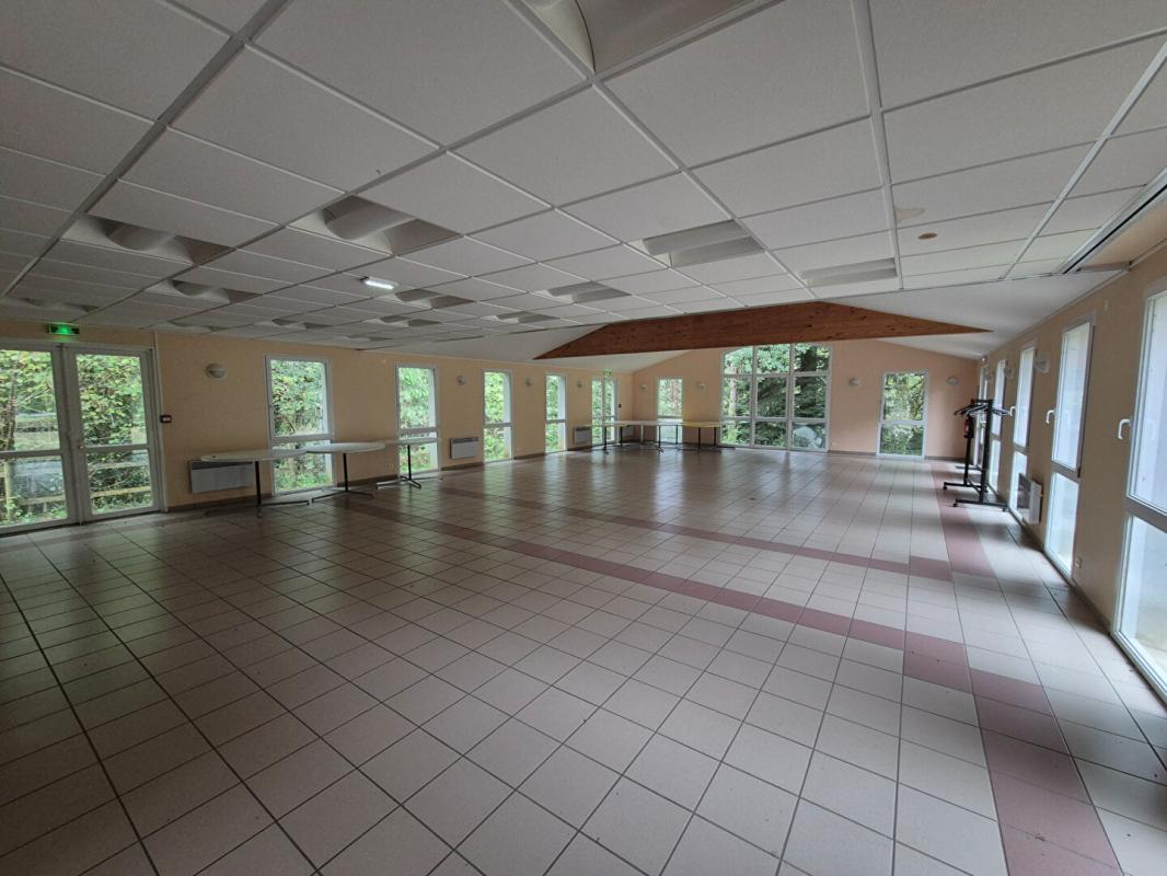 SAINT-YRIEIX-LE-DEJALAT Ensemble immobilier  3700 m² 16