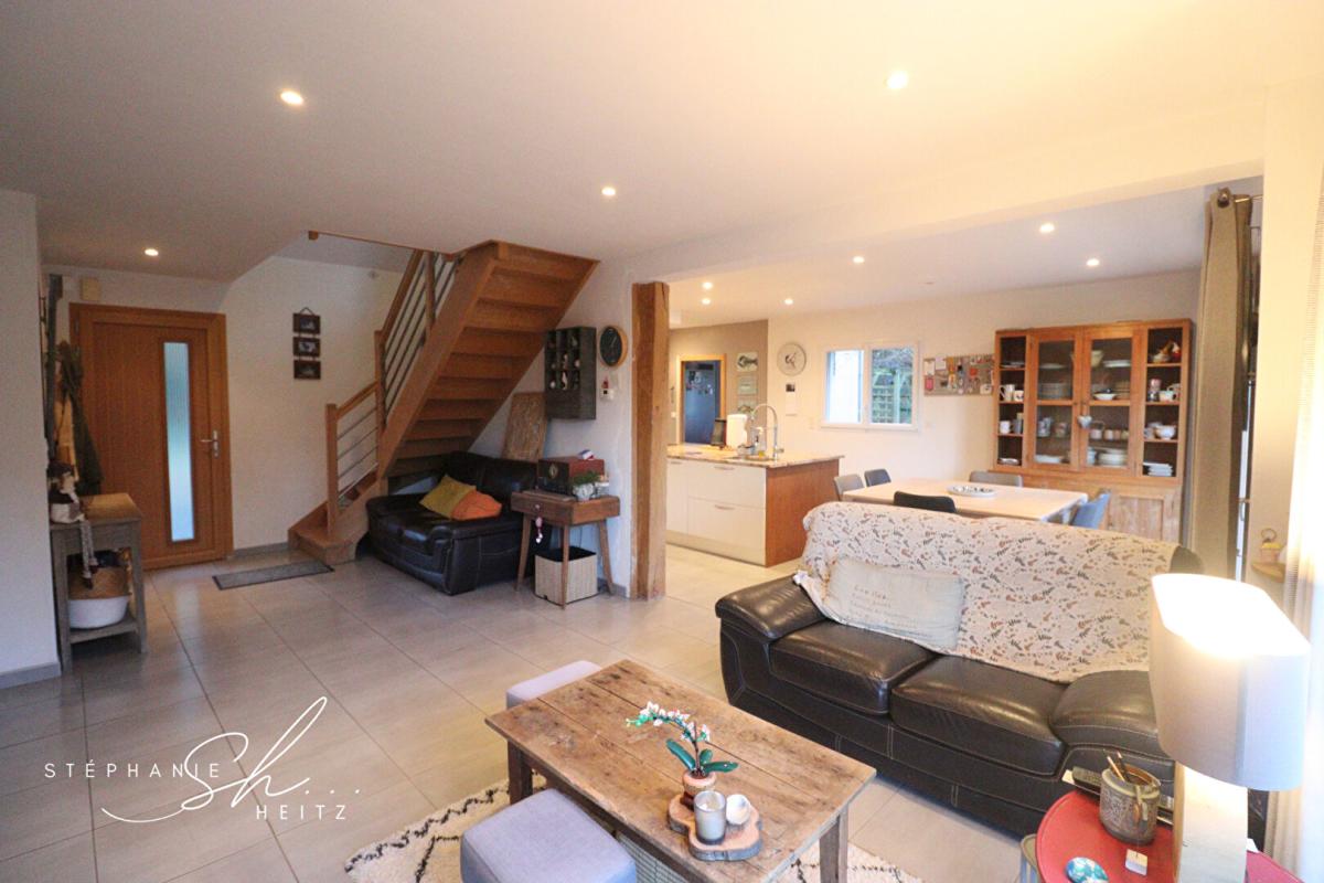 LANMEUR Maison Lanmeur 5 pièce(s) 150 m2 2