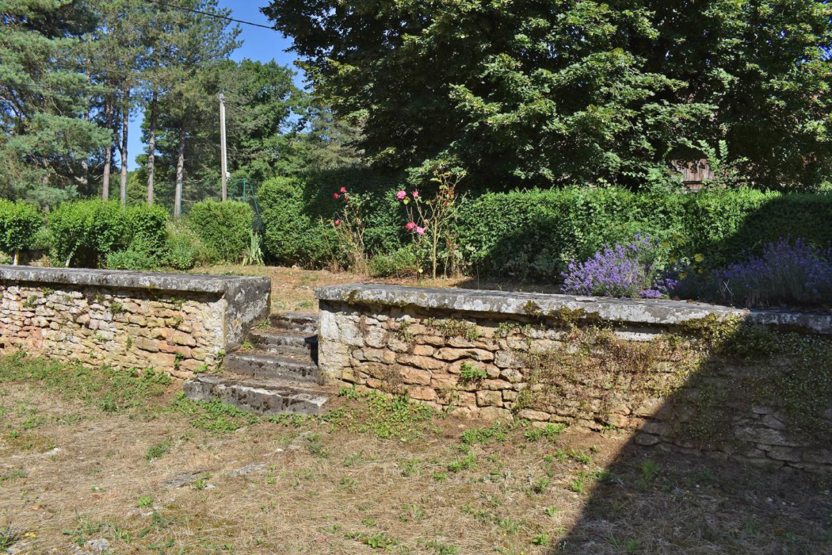 SAINT-CREPIN-ET-CARLUCET Corps de ferme Saint Crepin et Carlucet 6 pièce(s) 149 m2 13