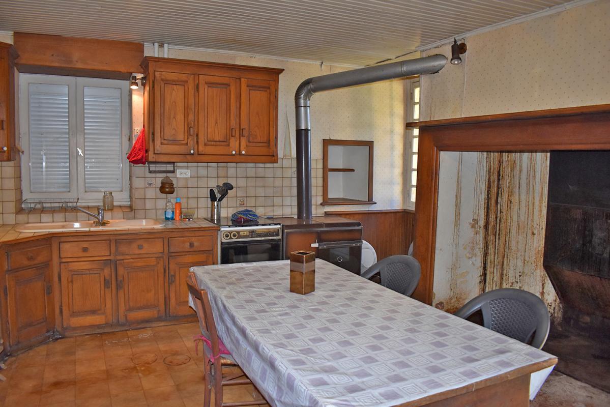 SAINT-CREPIN-ET-CARLUCET Corps de ferme Saint Crepin et Carlucet 6 pièce(s) 149 m2 14