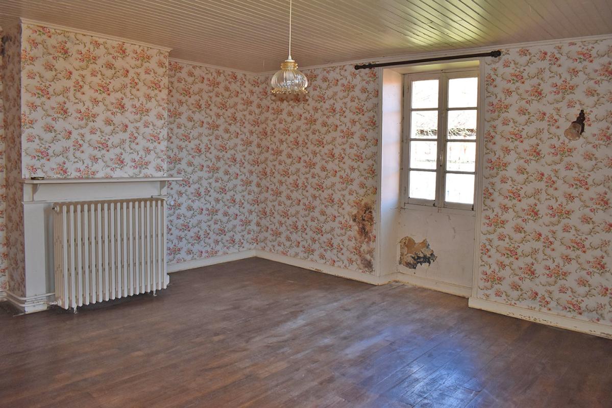 SAINT-CREPIN-ET-CARLUCET Corps de ferme Saint Crepin et Carlucet 6 pièce(s) 149 m2 16