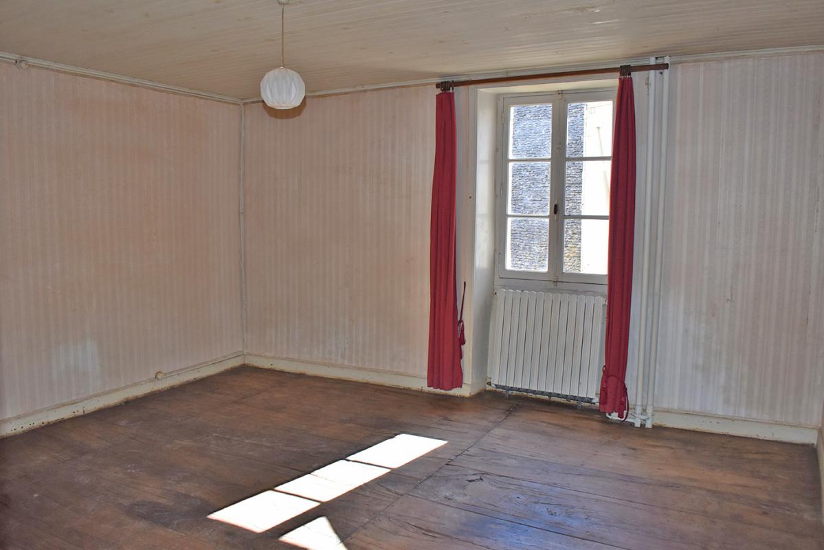 SAINT-CREPIN-ET-CARLUCET Corps de ferme Saint Crepin et Carlucet 6 pièce(s) 149 m2 17