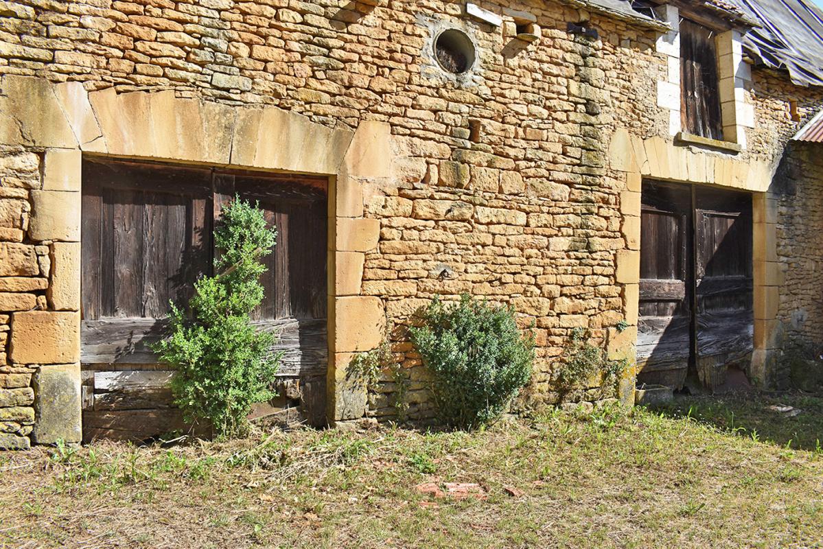 SAINT-CREPIN-ET-CARLUCET Corps de ferme Saint Crepin et Carlucet 6 pièce(s) 149 m2 8