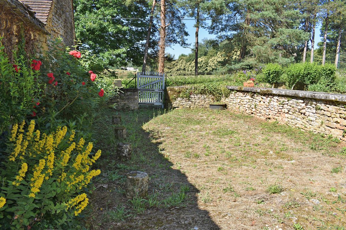 SAINT-CREPIN-ET-CARLUCET Corps de ferme Saint Crepin et Carlucet 6 pièce(s) 149 m2 9