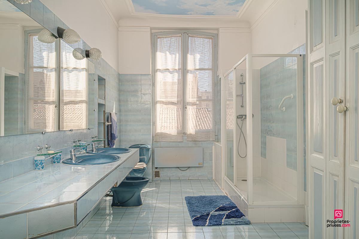 MARSEILLE-1ER-ARRONDISSEMENT Appartement Marseille 4 pièce(s) 226 m2 12